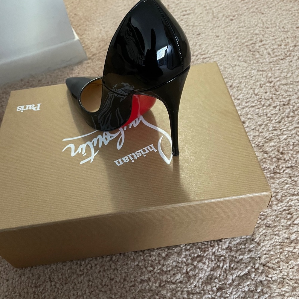 Christian Louboutin - Picture 3 of 4